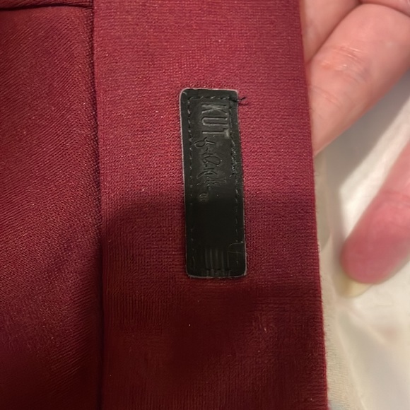 Kut from the Kloth maroon trouser skinny pants size 4L. - Picture 4 of 12